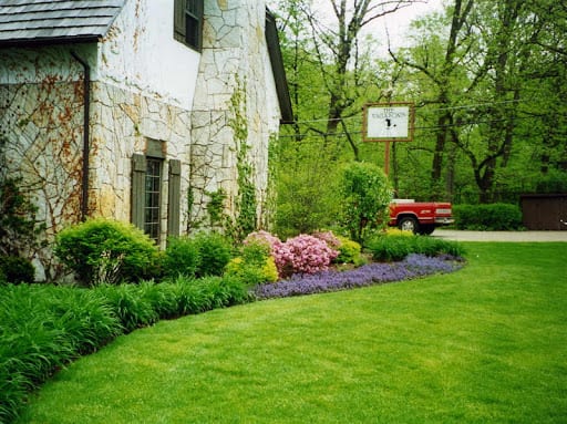 3 Signs Your Landscape Urgently Needs The Help Of A Residential Landscaping Company